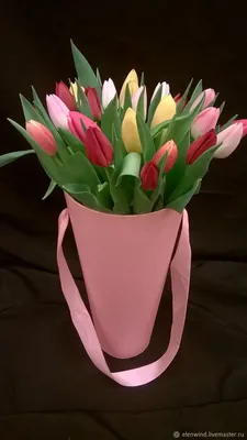 Тюльпаны микс в шляпной коробке