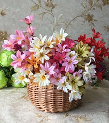 Букет из весенних цветов первоцветов на каркасе Spring flowers bouquet |  Artificial plants decor, Vintage bouquet, Flower arrangements