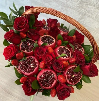 Корзина из 101 красной розы \"Ред Наоми\" купить с доставкой по Краснодару