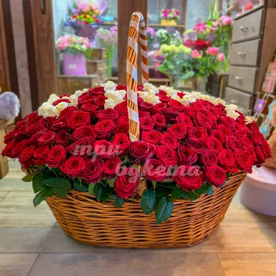 Композиция Корзина кустовых пионовидных роз» с розами - купить в Волжском  за 19 640 руб
