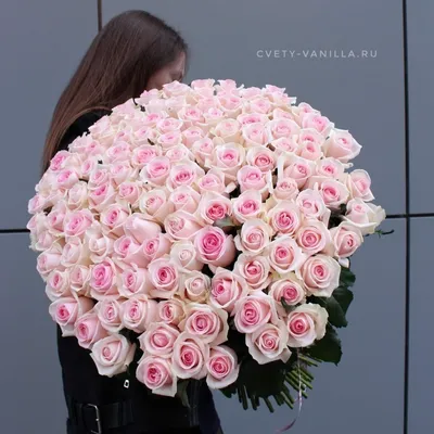 Букет из роз в вазе - заказать доставку цветов в Москве от Leto Flowers