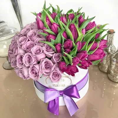 Букет из тюльпанов и кустовых роз - купить в Москве по цене 2890 р - Magic  Flower