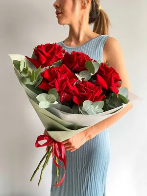 Купить Букет цветов \"Страсть в руках\" в Москве недорого с доставкой