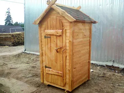 Дачные туалеты от компании Брусина - сделать заказ на деревянный дачный  туалет
