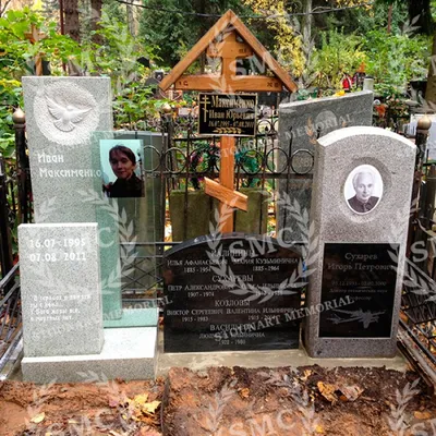 Памятник из мрамора с фотографией на стекле №255 - VIP-Memorial