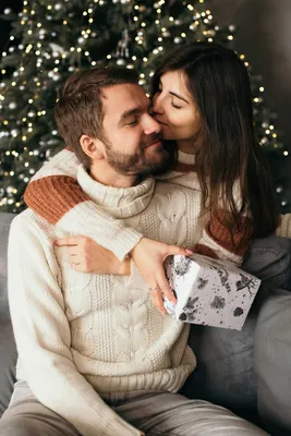 Подборка стильных кадров с love story. Фотосессия в студии. Черно-Белые  фото! | Черно-белое фото, Фотосессия, Снимки пары