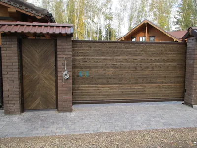 Окрашенные откатные ворота из дерева под ключ в Москве по цене 19 535 руб.  п/м