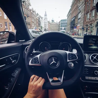 Девушка разогнала Mercedes на МКАД до 320 километров в час – Москва 24,  12.04.2017