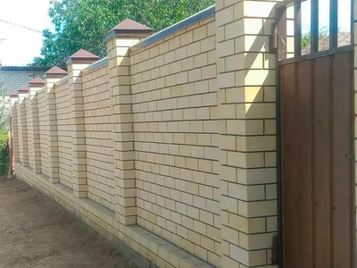 Забор из кирпича для загородного дома купить по цене 2099 руб в Москве от  производителя
