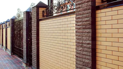 Забор из кирпича и ковки в Москве, цены на кирпичные заборы с элементами  ковки - Good Zabor