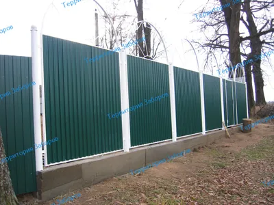 Металлический забор из профнастила 2. 2 м горизонтальный, цена в  Новосибирске от компании Группа компаний МТК