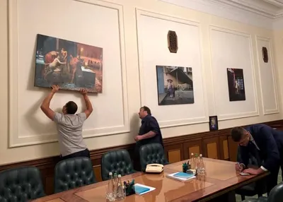 Испугавшегося шума Зеленского сняли на видео - Газета.Ru | Новости