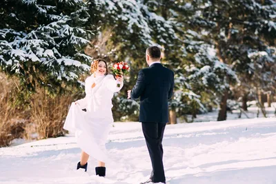 Свадебная фотосессия зимой. Образ невесты и жениха. Свадебный фотограф  Ерхов Антон