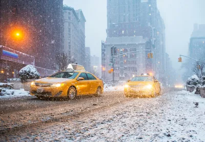 По улицам Нью-Йорка, известные под снегом. Старый достопримечательностью  Манхэттена.. Редакционное Стоковое Фото - изображение насчитывающей  времена, манхэттен: 210022263