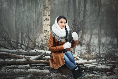 Девушка в лесу, зима, снег на …» — создано в Шедевруме