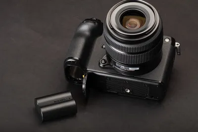 Первая гибридная среднеформатная камера: обзор Fujifilm GFX100 II