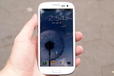 Up close and personal with the Samsung Galaxy S3 (pictures) - CNET