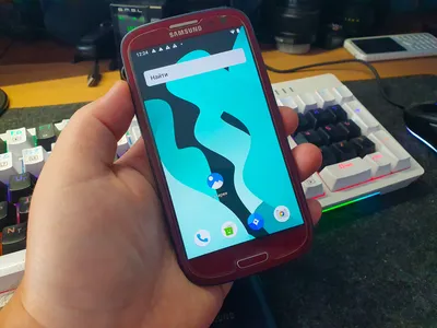 File:Samsung Galaxy Mega beside Samsung Galaxy S3 Mini.jpg - Wikipedia