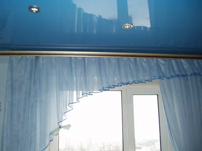 Натяжной потолок с нишей для штор цена за 1м2 с установкой в Москве |  Заказать натяжной потолок со скрытым карнизом