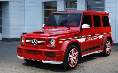 Обои на рабочий стол Автомобиль внедорожники, Mercedes G63 AMG, Мерседес,  гелик, красный, Гелендваген на площадке возле здания, обои для рабочего  стола, скачать обои, обои бесплатно