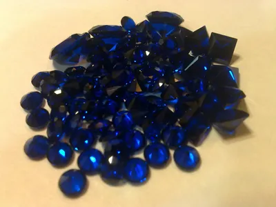 Голубая шпинель стоковое фото. изображение насчитывающей самоцвет -  109994100