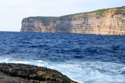 File:Gozo-cliffs.jpg - Wikimedia Commons