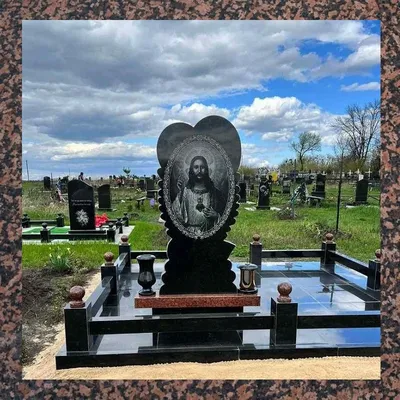 подвійний пам'ятник гранітний з хрестом К6011/3 | Headstone