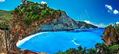 В Греции на всемирно известном пляже обрушилась скала - РИА Новости,  08.09.2022