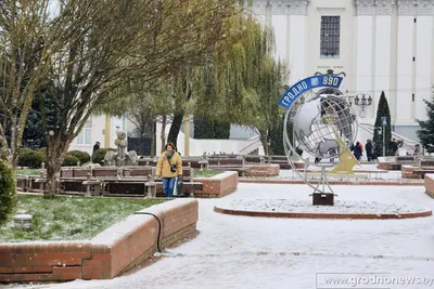 Новогодний вечерний Гродно и аллея ёлок