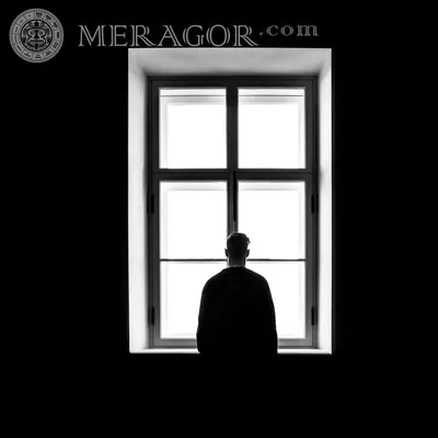 MERAGOR | Человек у окна грустное фото со спины