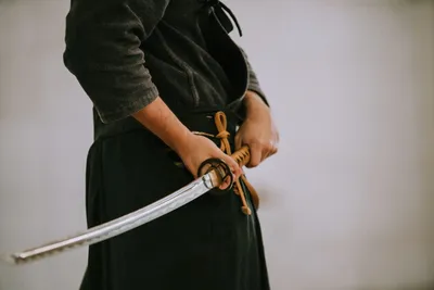 Японский меч длиной 41 дюйм, деревянный материал, Тачи, катана, бамбуковое  лезвие, снижение 1:1, декоративные тренировочные мечи, черный | AliExpress