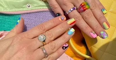 Вишневый маникюр – какие ногти сделать в июне 2023 года – модный цвет и  дизайны