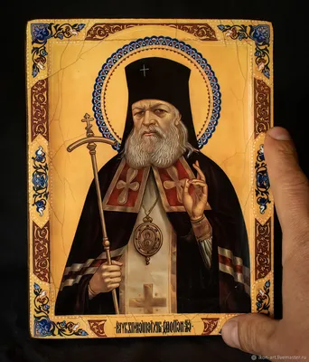 File:Ваганьковская икона святителя Луки Крымского с частицей мощей.jpg -  Wikimedia Commons