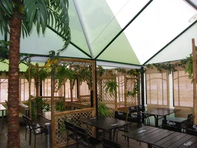 Дизайн летнего кафе Paparzzi на крыше тц \"Европа\"