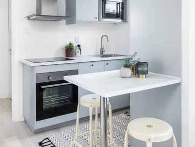 Дизайн узкой кухни в 2024 году: фото, стили, цвета, идеи интерьеров