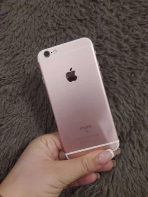 Розовое вид спереди IPhone 6s Яблока золота с IOS 9 на экране Редакционное  Изображение - изображение насчитывающей дисплей, вакханические: 65405335