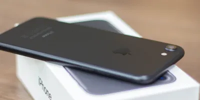 Обзор iPhone 7: чёрный снова в моде - Лайфхакер
