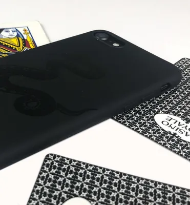 Силиконовый чехол матовый для Apple iPhone 7 / 8 / SE (2020) черный купить  в Минске