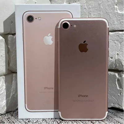 View of iPhone 7 Plus Rose Gold. The iPhone 7 Plus is new smartphone  produced by Apple Computer, Inc Stock Photo - Alamy