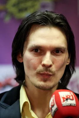 В 90-е успеху Влада Сташевского завидовали все начинающие и опытные  артисты, но почему зрители наелись им? Причина в ошибке певца