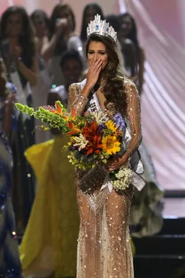 Титул «Мисс Вселенная» завоевала 23-летняя Ирис Миттенар из Франции | WMJ.ru