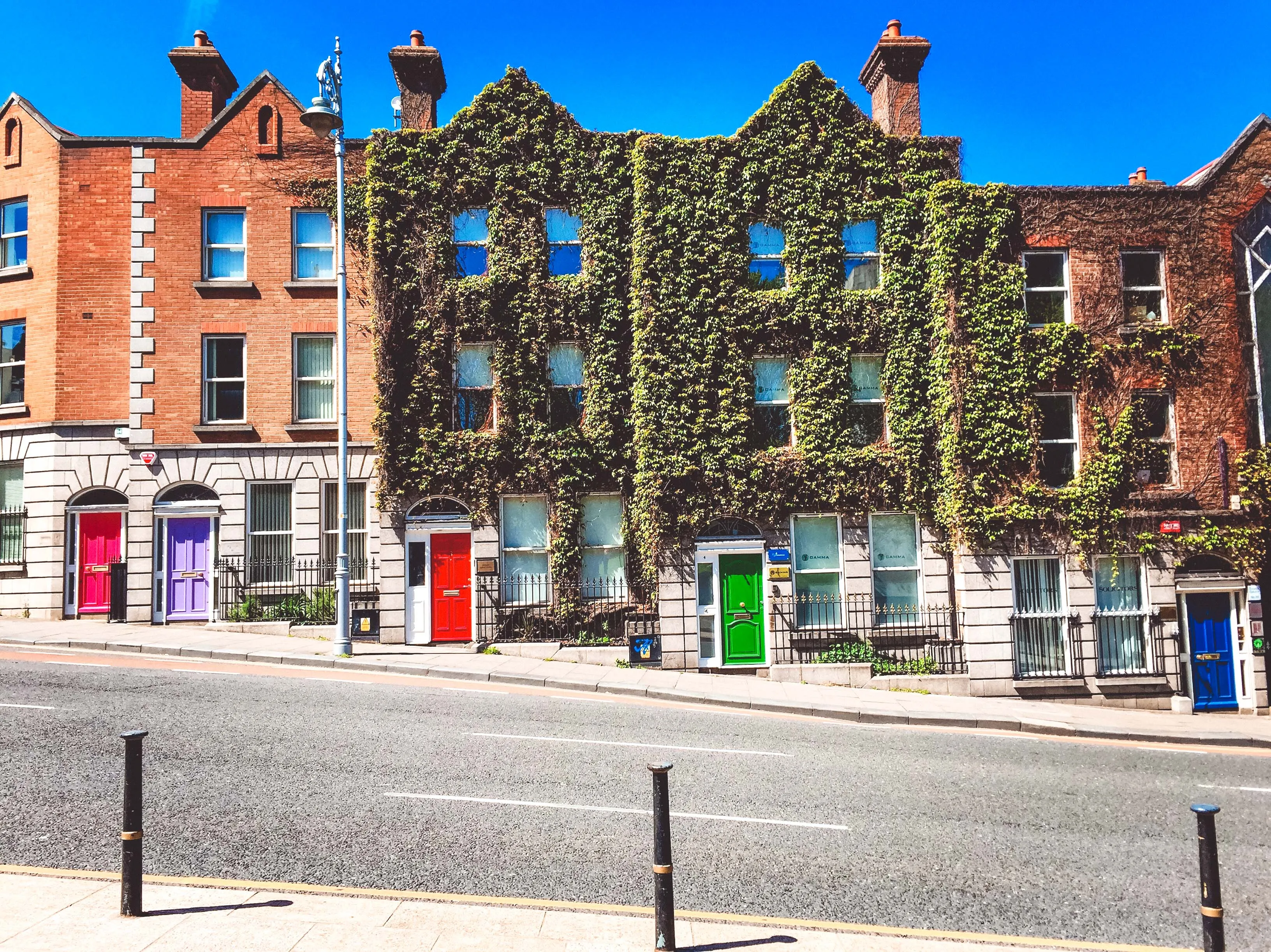 Dublin ireland. Северная Ирландия Дублин. Ирландия столица Дублин. Ирландия Графтон стрит. Ирландия столица Дублин улицы.