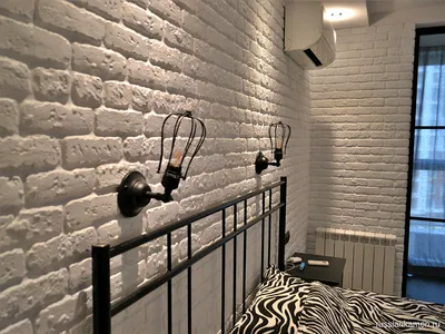 Декоративный кирпич Выветренный белый фото и видео в интерьере спальни