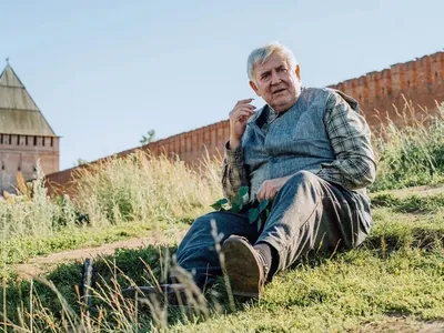 Юрий Стоянов с холодным и выразительным взглядом