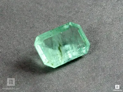 Берилл зелёный, огранка 7,5х5х3 мм (0,85 ct)