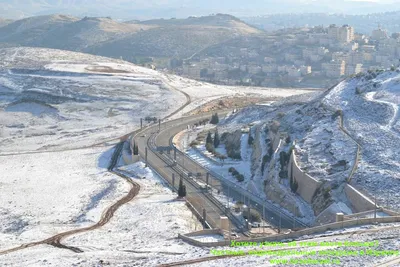 Иерусалим неожиданно засыпало снегом: сказочные фото и видео заснеженных  улиц - новости Израиля - Travel