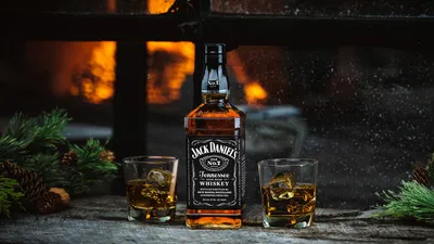 Подарок мужчине в коробке сердце с Jack Daniel's - AL-200505 |❤️ Подарки со  жвачками Love is и киндерами anilini.com.ua