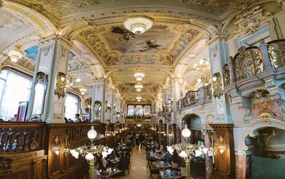Кафе Нью-Йорка- Будапешт, Венгрия Редакционное Стоковое Изображение -  изображение насчитывающей зодчества, гостиница: 167357379