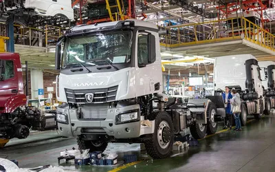КАМАЗ отказался от зарубежных деталей и готов выпустить свои первые  грузовики и использованием локализованных компонентов :: Autonews