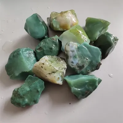 Натуральный зеленый агат, необработанный драгоценный камень, украшение для  дома, диффузор, масляный камень | AliExpress
